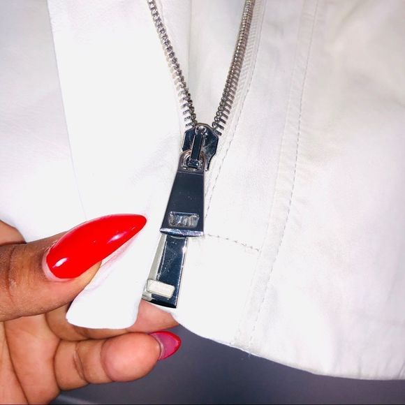 Vince White Lamb LeatherĀ SleevelessāVest - Picture 6 of 8